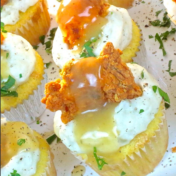 Cornbread cupcakes with mashed potatoes