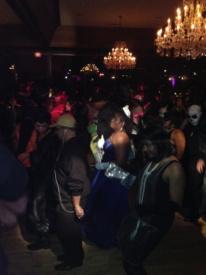 Magic 106.3 Thriller on the River Halloween Costume Party