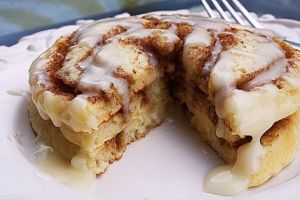 cinnamon roll pancake