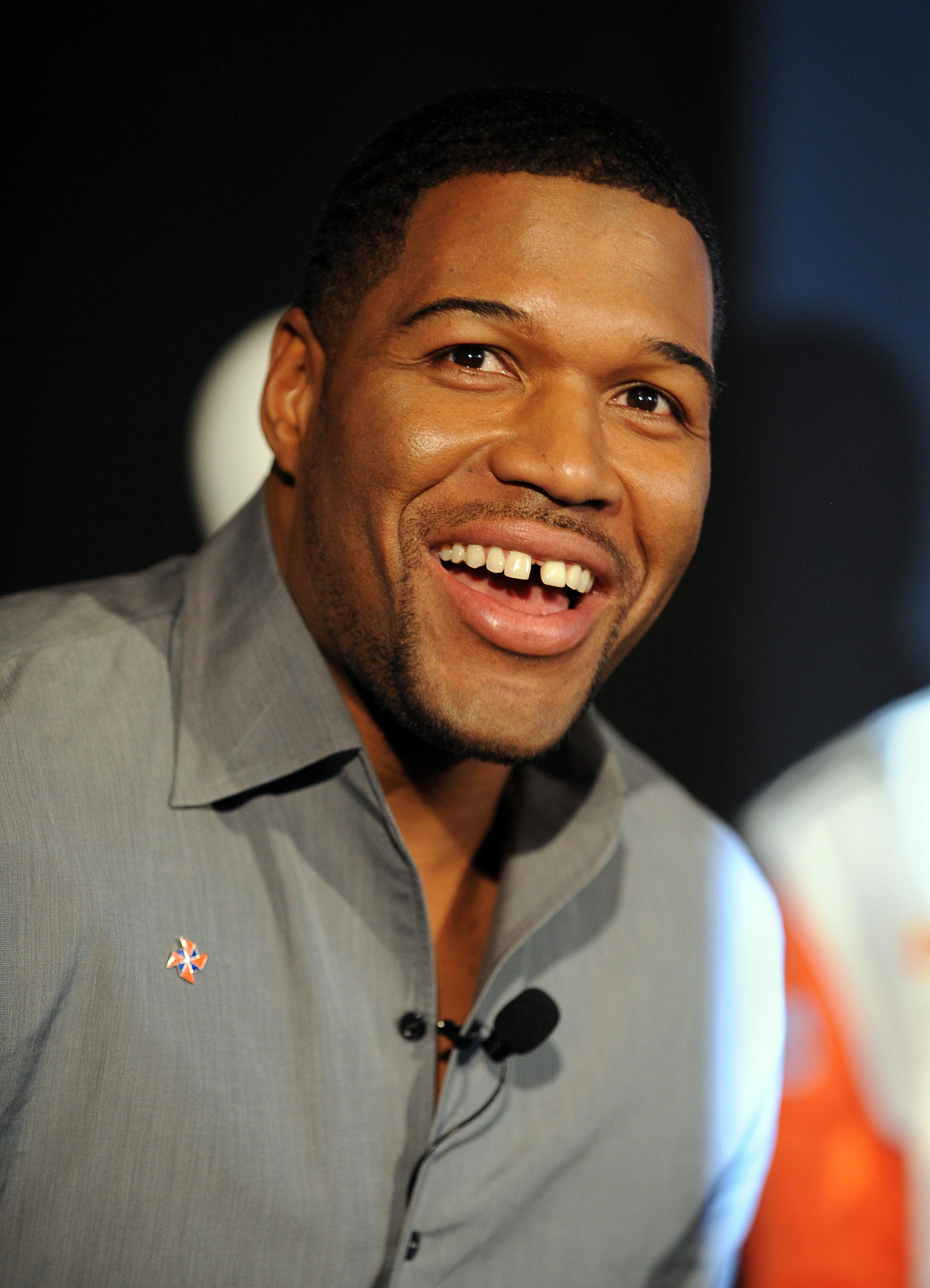 Former New York Giants football great Mi