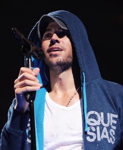 Jennifer Lopez and Enrique Iglesias In Concert