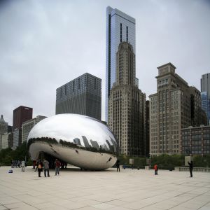 Cloud Gate sculpture in Millennium Park, Chicago