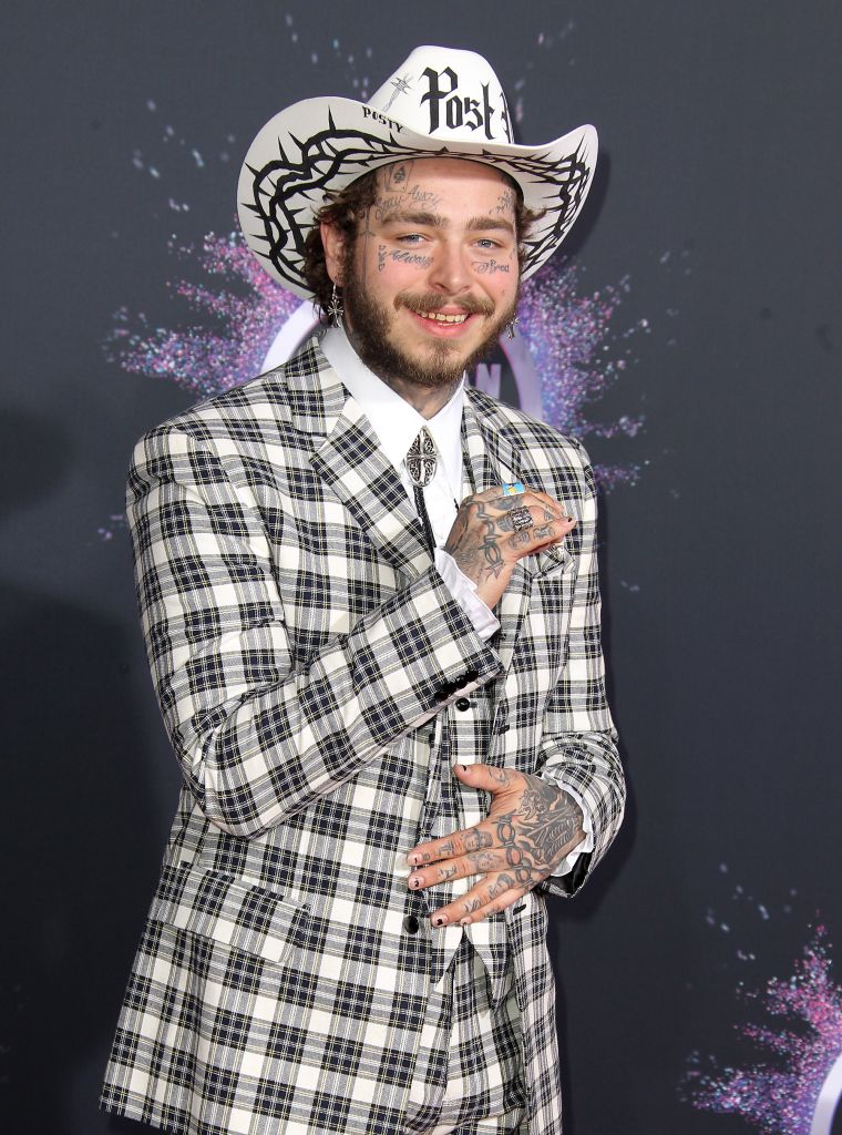 Red Carpet Rundown: Your Favorite Celebs at the 2019 American Music Awards