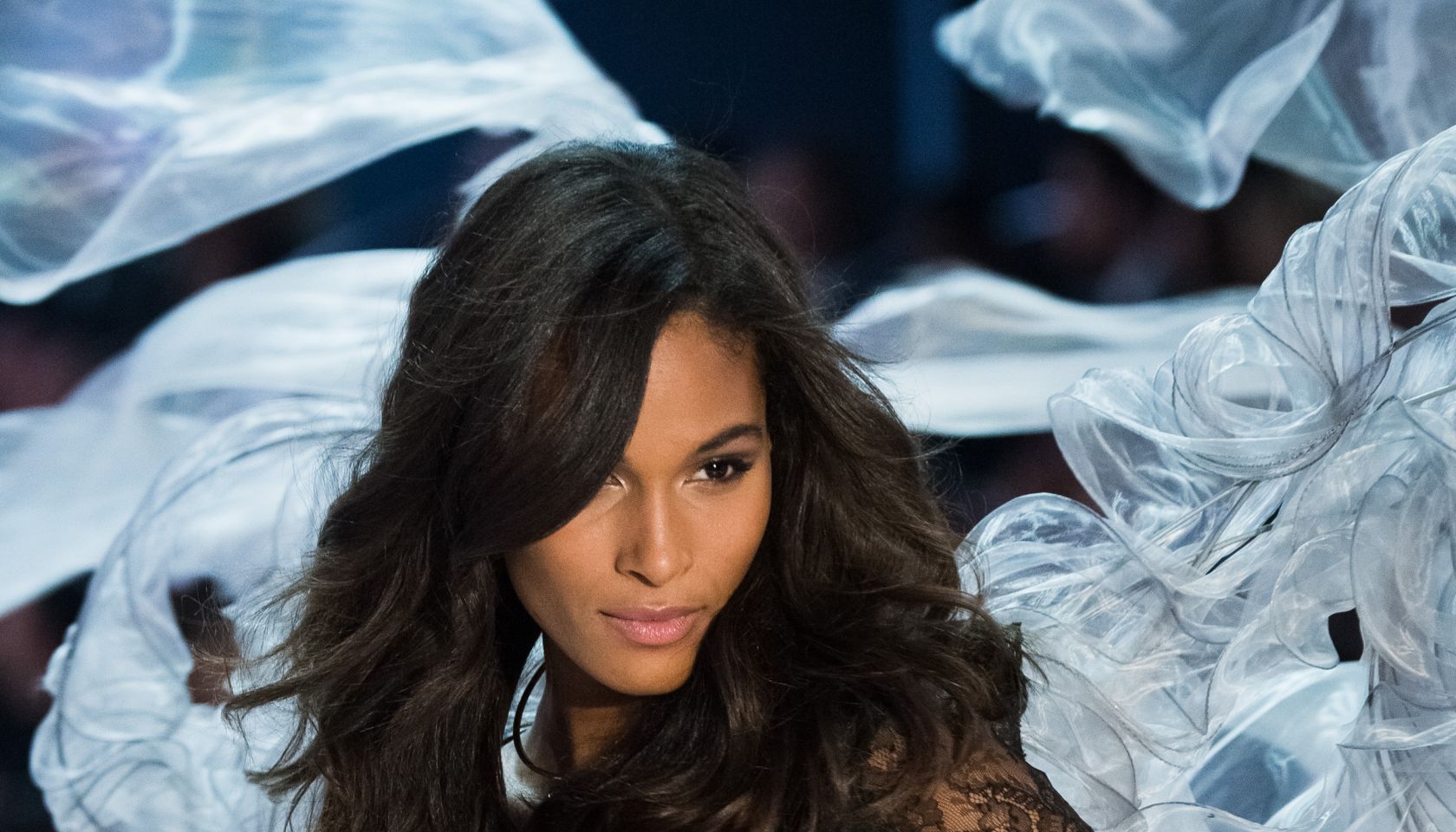 2016 Victoria's Secret Fashion Show in Paris - Show