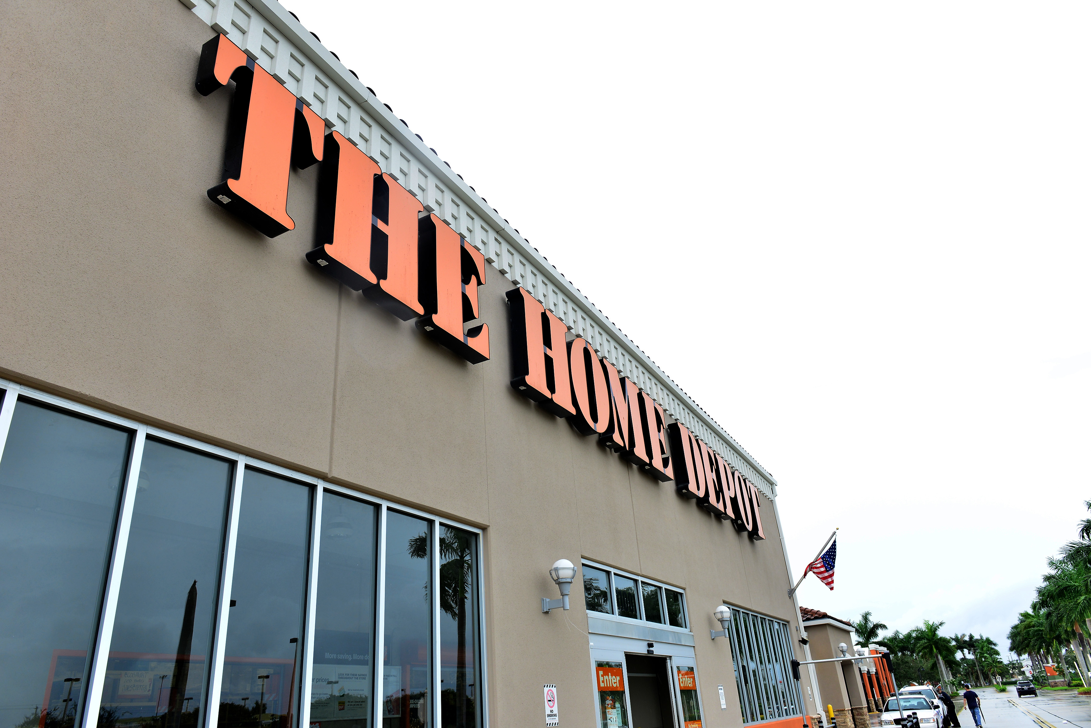 Florida prepares for Hurricane Matthew