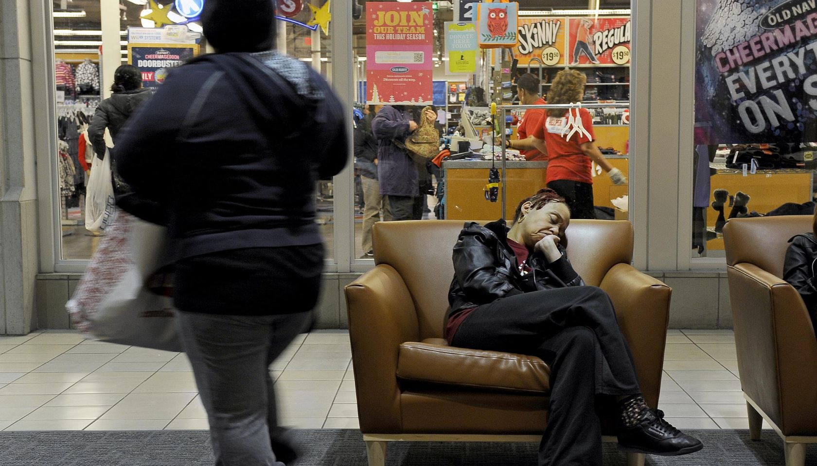 Black Friday Action at The Mall at Prince George's Plaza