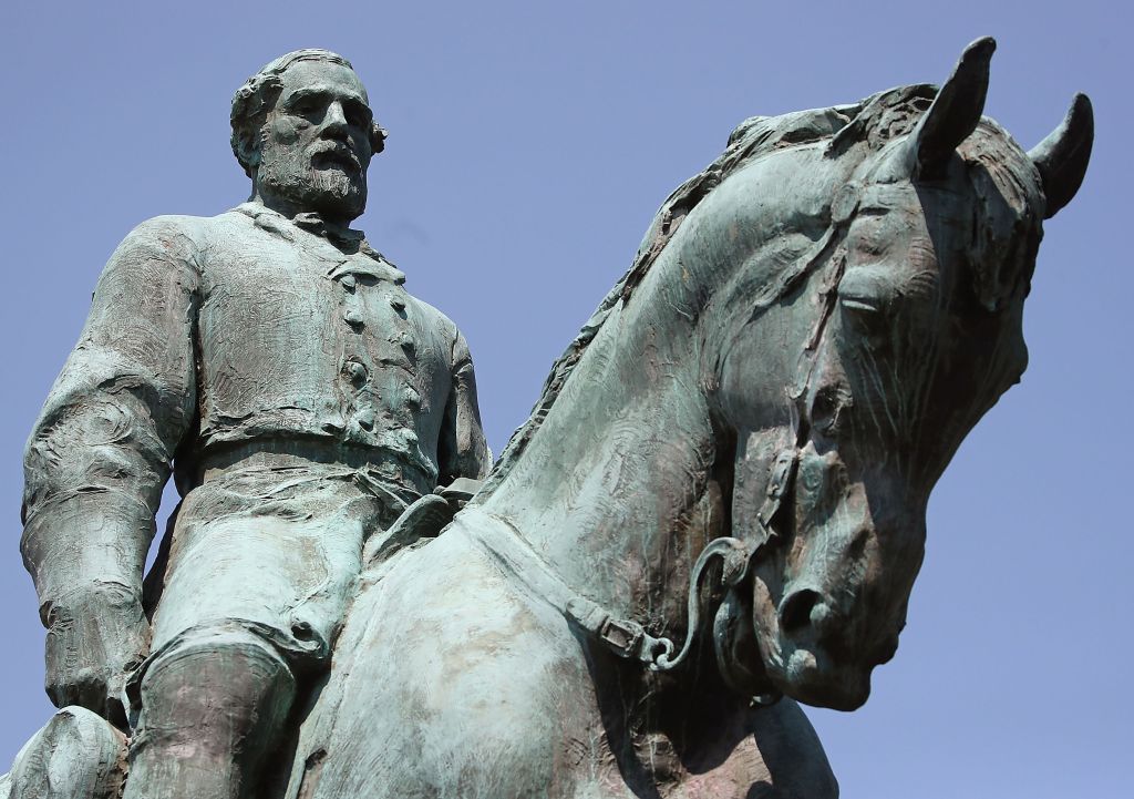 Charlottesville City Council Votes To Cover Statues Of Robert E. Lee And Stonewall Jackson