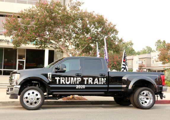 A trump supporter&apos;s vehicle on Ventura Boulevard, Woodland Hills, Los Angeles