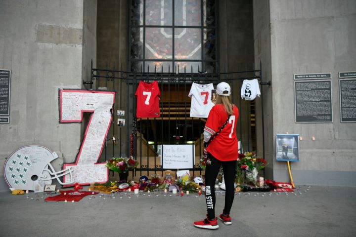 Ohio State Fans Hold Candlelight Vigil in Memory of Dwayne Haskins
