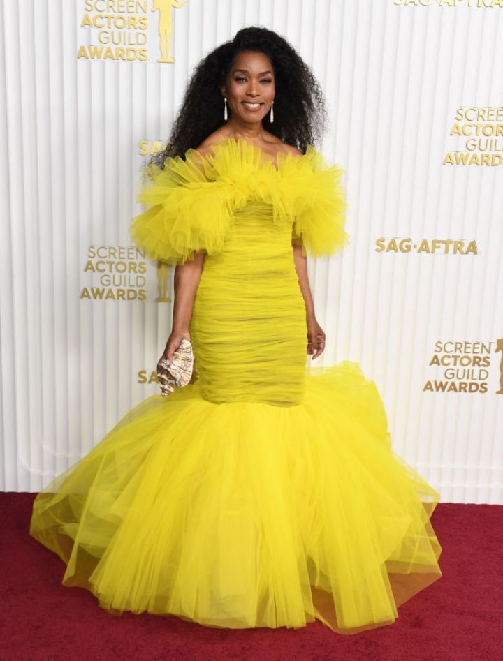 The Top 12 Red Carpet Looks from the Screen Actors Guild Awards: Angela Bassett