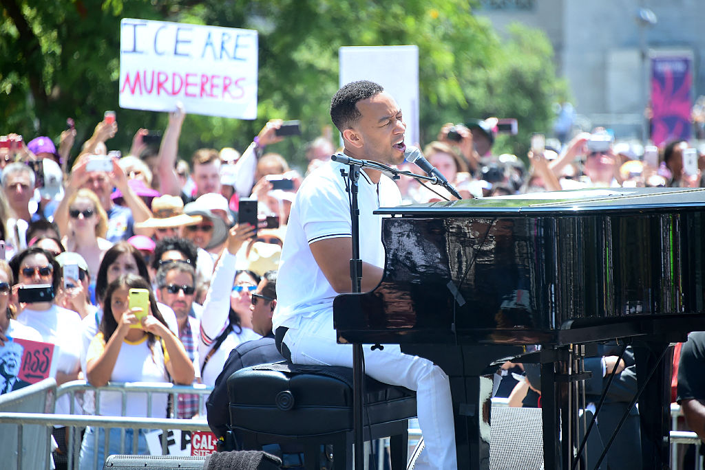 US-POLITICS-IMMIGRATION-MIGRANTS-PROTEST