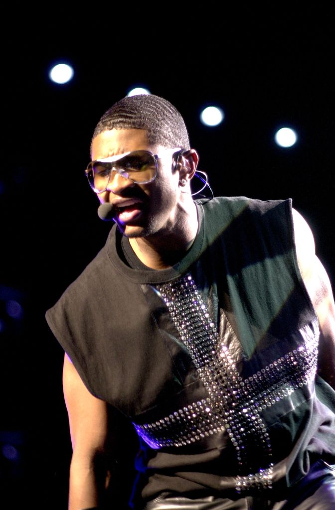 Usher At The Tweeter Center In Tinley Park