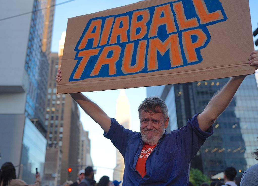 Knicks fans flood Bryant Park and New York streets for NBA Finals Game 3